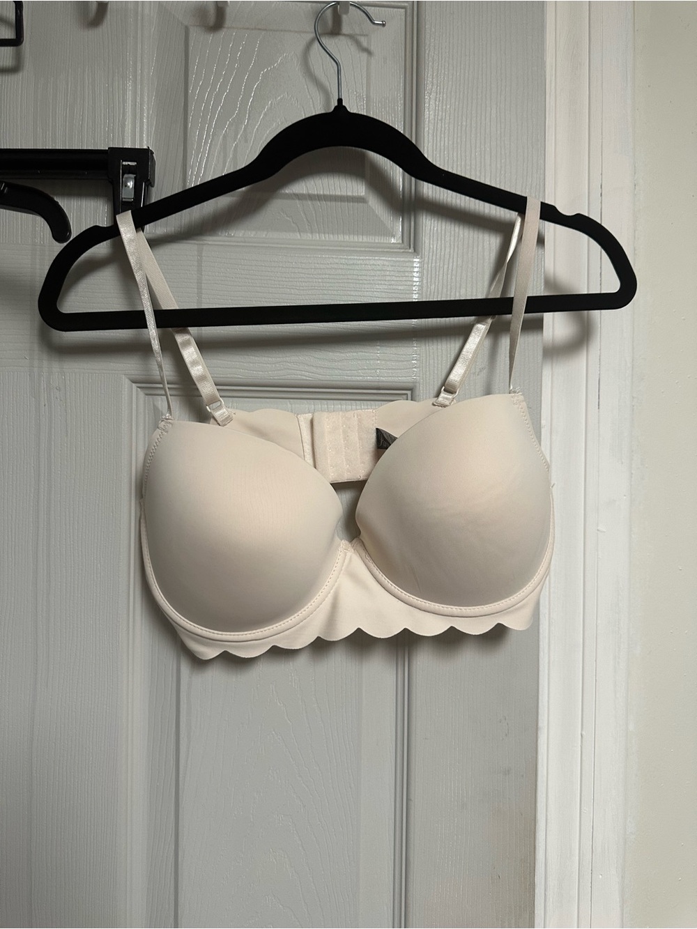 Paramour Scallop-Edge T-Shirt Bra - Cream